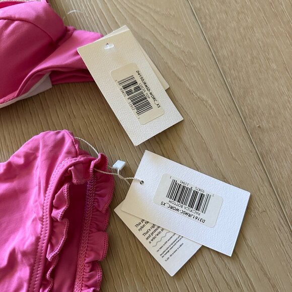 Dippin' Daisy's - Wild Orchid Pink - Lucia top & Pacifica bottom - NWT X-Small - Picture 2 of 7